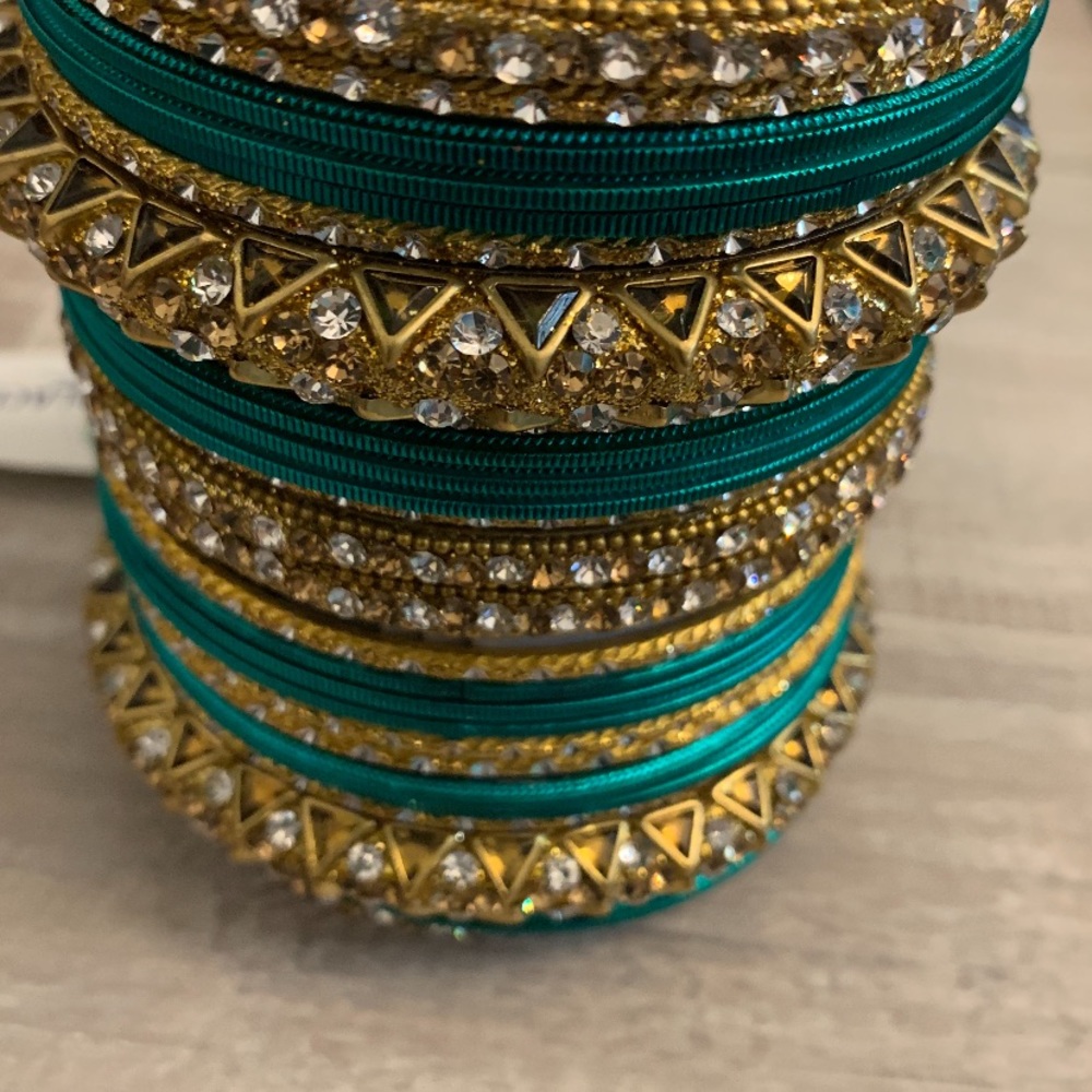 Women’s Bangles - Picture 2 of 6
